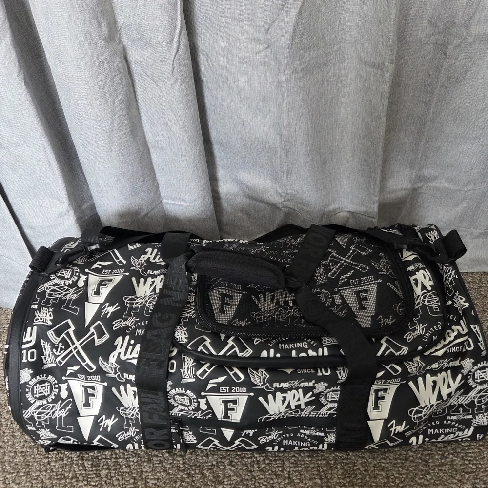 Flag Nor Fail Heavy Duty Travel Duffle Bag Black And White All Over Print EUC - Picture 2 of 15